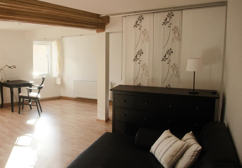 3 Seiten Ferienwohnung Jena Quarto foto