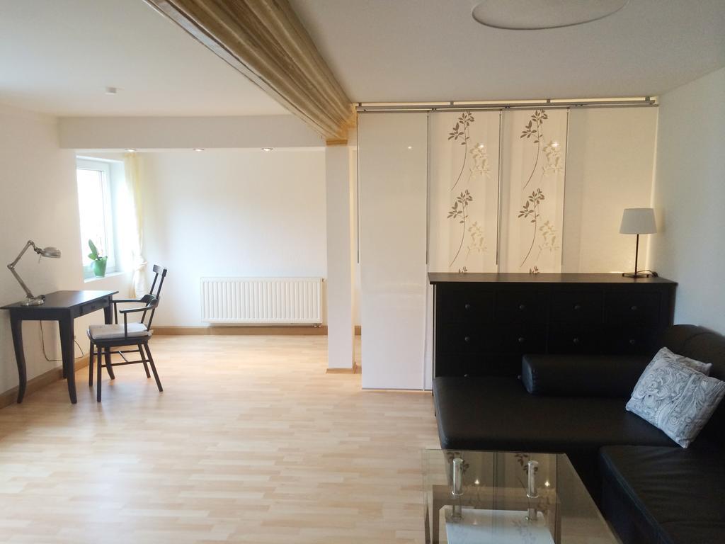 3 Seiten Ferienwohnung Jena Quarto foto