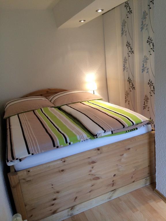 3 Seiten Ferienwohnung Jena Quarto foto