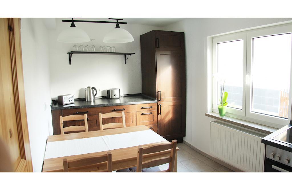 3 Seiten Ferienwohnung Jena Quarto foto