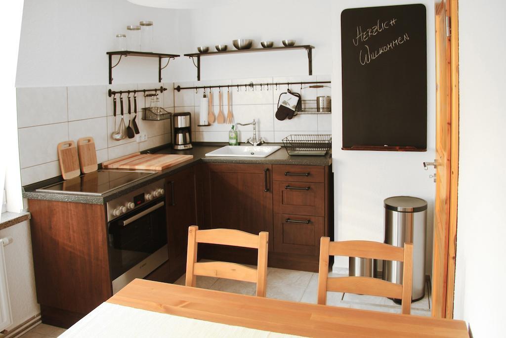 3 Seiten Ferienwohnung Jena Quarto foto